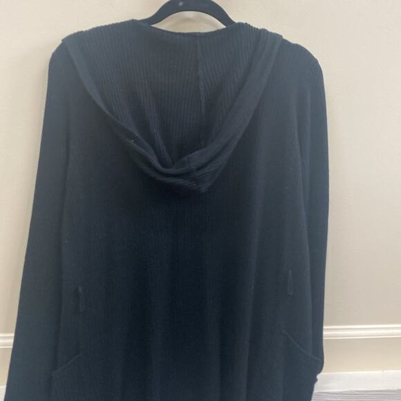 Bloomingdale’s women’s size small silk cashmere blend black sweater jacket - Picture 4 of 4